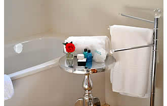 A bathroom at Humansdorp B&B self catering accommodation