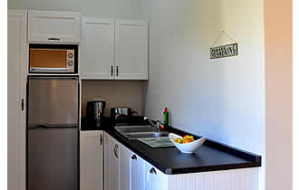 A kitchenette at Humansdorp B&B self catering accommodation